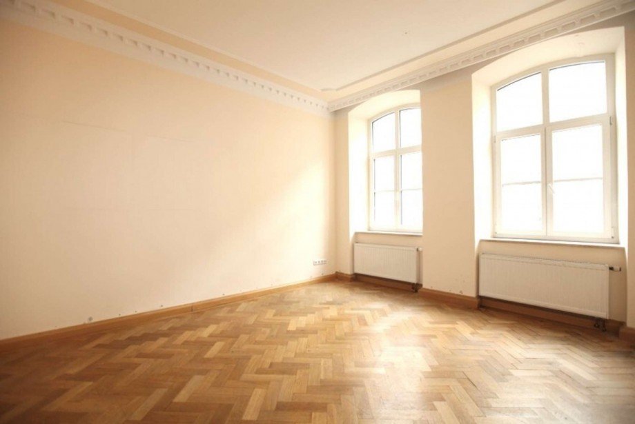 R�umlichkeit im 1. Obergeschoss Mehrfamilienhaus M�nchen