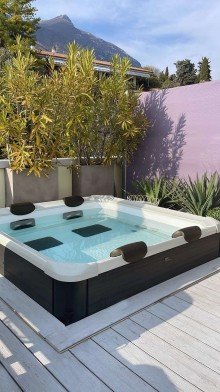 Whirlpool auf der Dachterrasse Verkauft: Traumhafte 3-Zi.-Penthouse-Whg. mit Dachterrasse in Toscolano-Maderno am Gardasee
