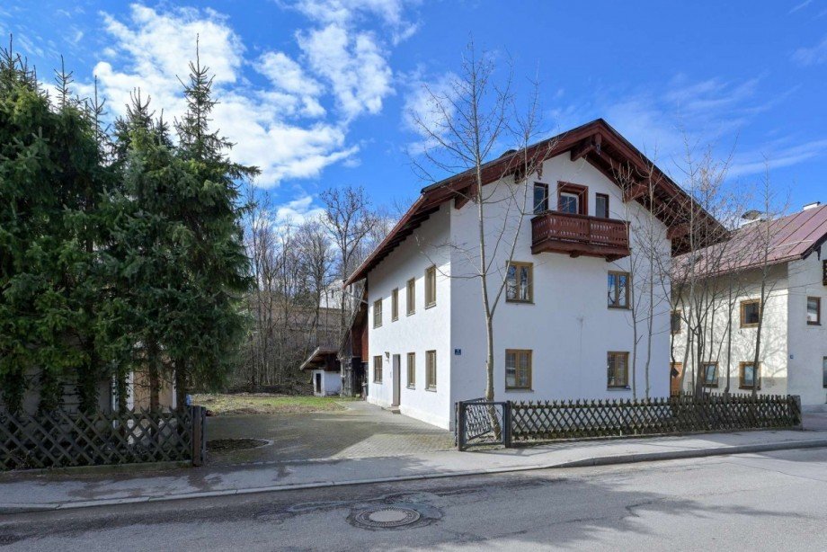 Geb�ude von der Stra�e aus Grundst�ck Miesbach