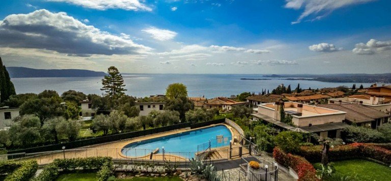 Aussicht Terrasse Toscolano-Maderno Terrassenwohnung Verkauft: Traumhafte 3-Zi.-Penthouse-Whg. mit Dachterrasse in Toscolano-Maderno am Gardasee