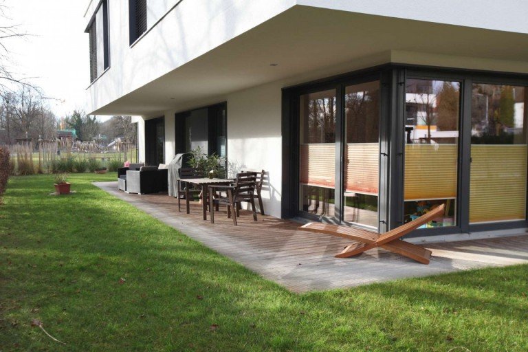 Terrasse M�nchen - Deutschland - Bayern - Landkreis M�nchen - Stadt M�nchen - M�nchen S�d - Thalkirchen Erdgeschosswohnung VERKAUFT: Exklusive 3 Zi.-Whg. mit Garten direkt an den Isar-Auen in Thalkirchen
