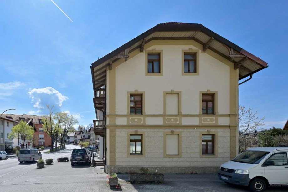 Geb�ude Nordseite Mehrfamilienhaus Holzkirchen