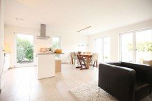 Ger�umiges Kochen und Essen VERKAUFT: Kapitalanlage: Moderne, sehr gro�z�gig geschnittene DHH in gr�ner Lage von Starnberg
