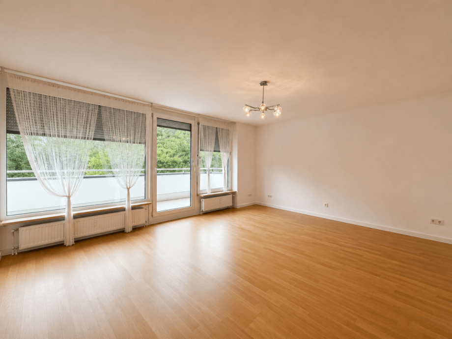 Wohnzimmer unm�bliert Etagenwohnung M�nchen