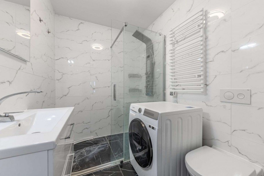 Gro�z�giges Duschbad Dachgeschosswohnung M�nchen