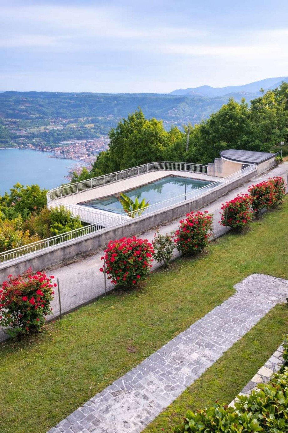 H�gelvilla mit Blick auf den Gardasee Einfamilienhaus Sal�