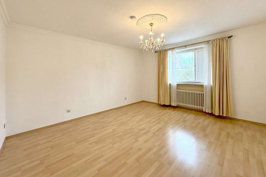 Schlafzimmer 1. OG Einfamilienhaus M�nchen