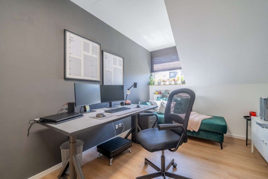Arbeitszimmer / Kinderzimmer im DG Doppelhaush�lfte M�nchen