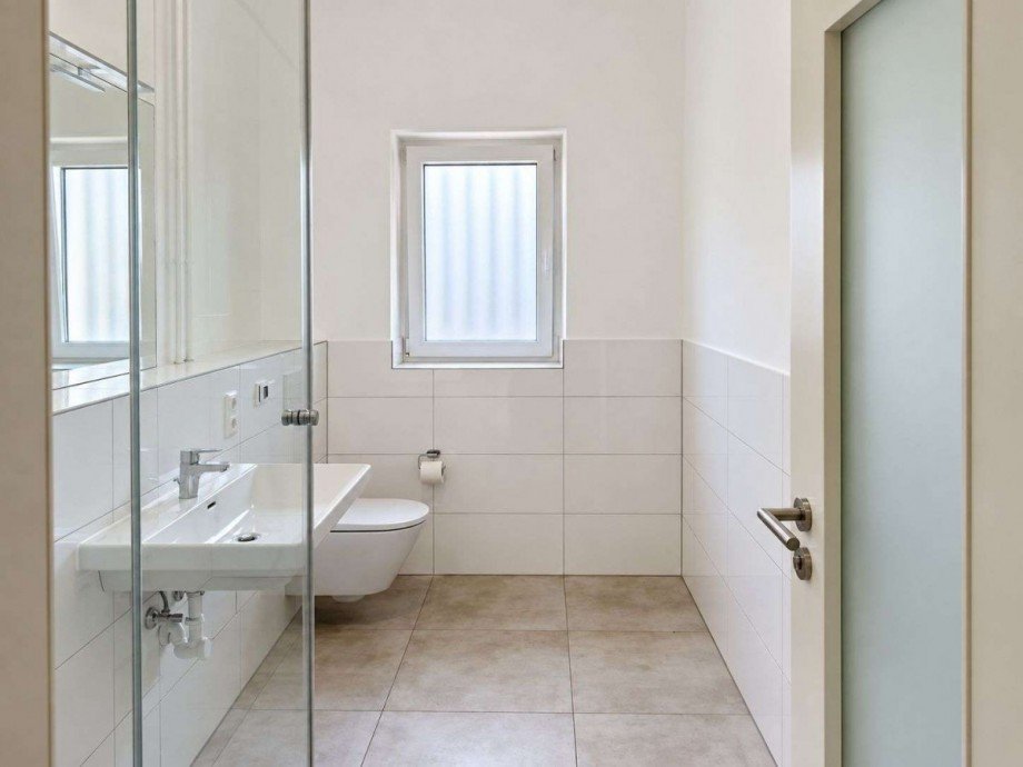 Badezimmer mit hochwertiger Ausstattung Erdgeschosswohnung M�nchen