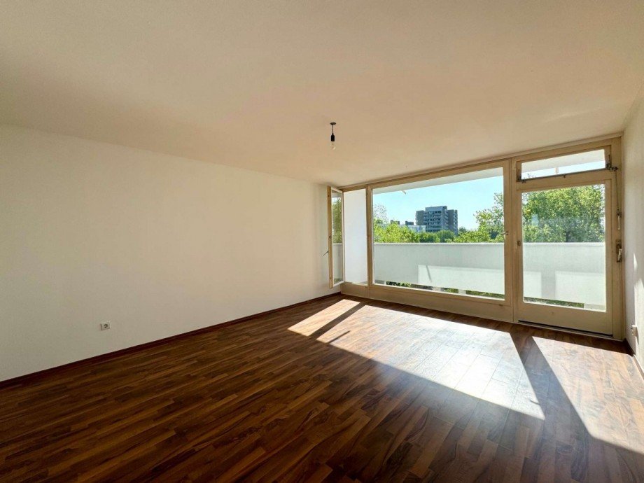 Wohn-/Schlafbereich Etagenwohnung M�nchen