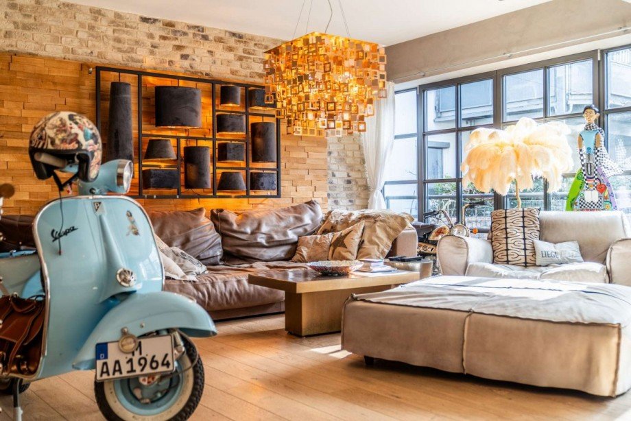 Gem�tliches Wohnzimmer mit gro�er Fensterfront Loft-Studio-Atelier M�nchen