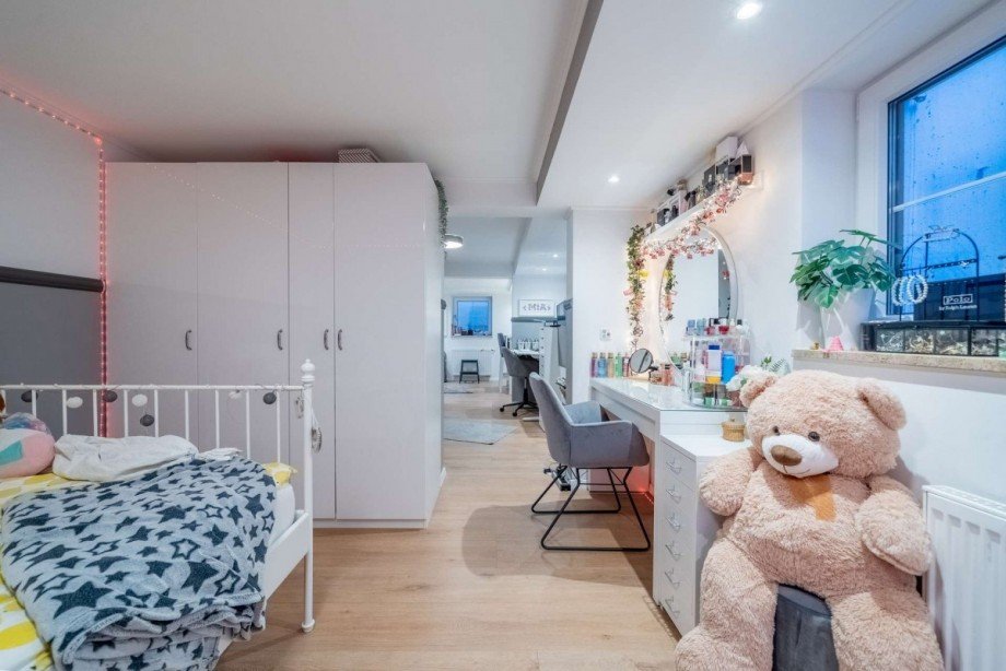 Zimmer im Keller mit Ku Doppelhaush�lfte M�nchen
