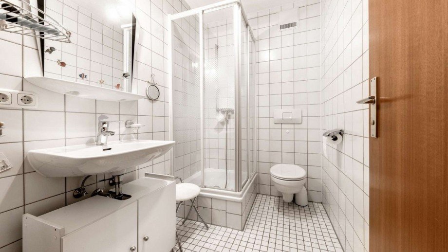 Duschbad im Untergeschoss Reihenhaus M�nchen