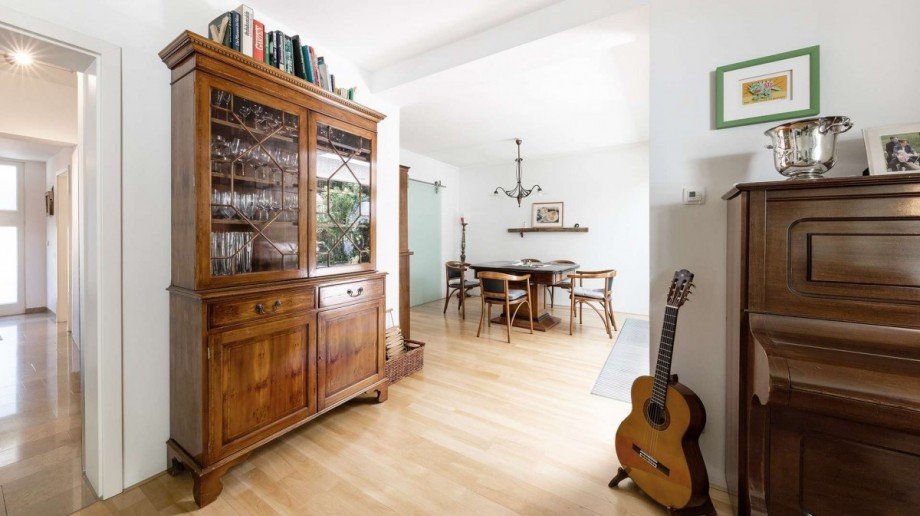 Blick zum Essbereich Einfamilienhaus M�nchen