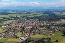 Grafing von oben Ruhiges Mehrfamilienhaus mit 10 Parteien nahe S-Bahn-Station Grafing