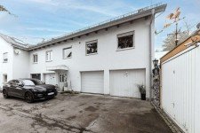 Hauptbild Sonniges 2-3 Parteienhaus in Vaterstetten für Familien oder als Renditeobjekt