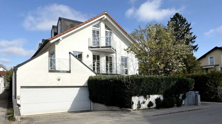 Au�enansicht M�nchen Maisonettewohnung Traumhafte 3-Zi.-Dachgeschosswohnung �ber 2 Etagen in Trudering