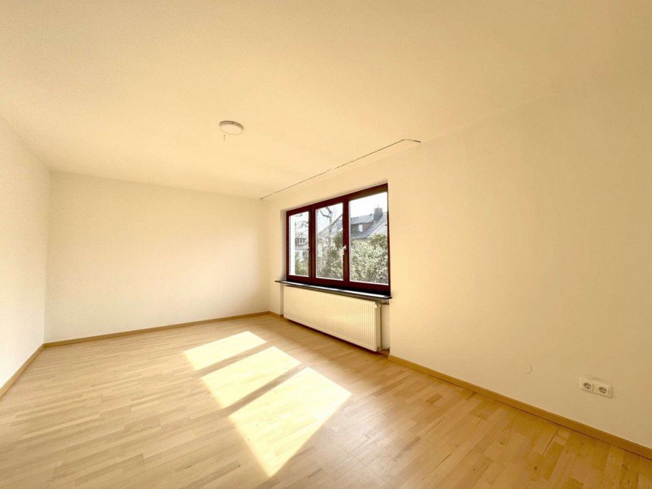 Schlafzimmer 1. OG Reihenendhaus M�nchen