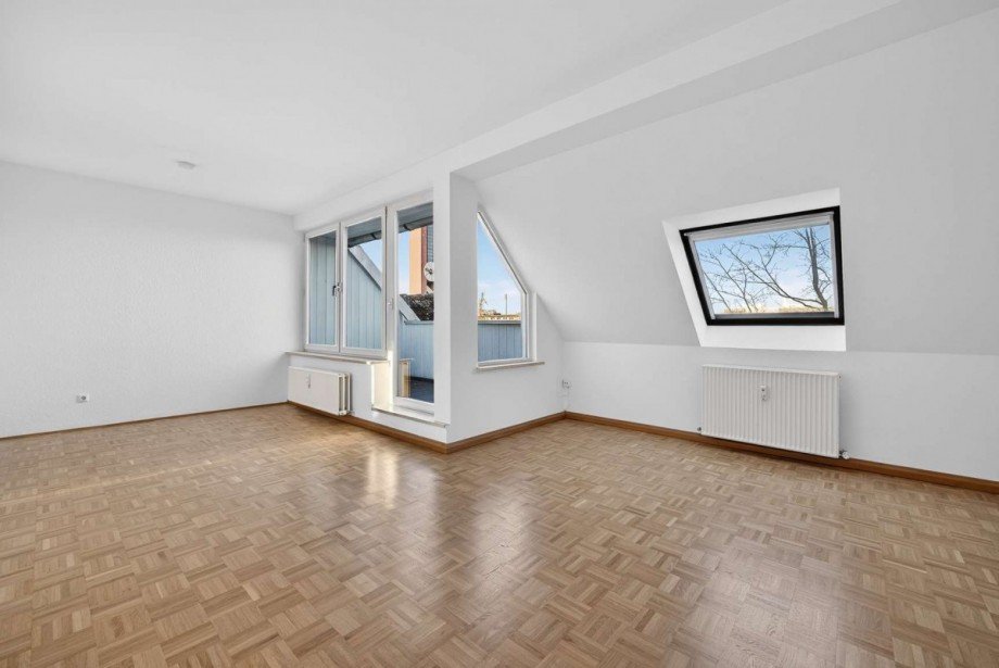 Gro�es Schlafzimmer teilbar Dachgeschosswohnung M�nchen