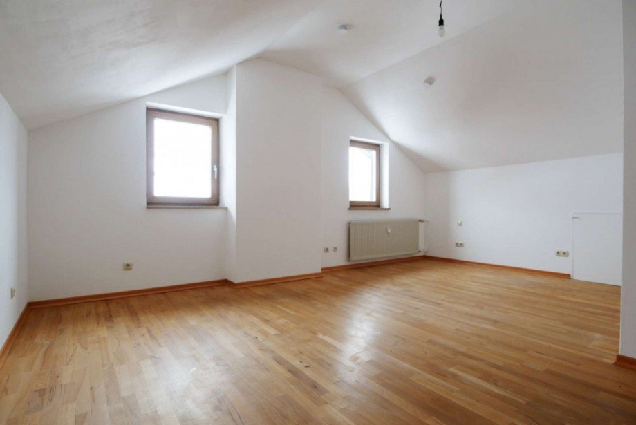 Schlafzimmer gro�e Dachgeschosswohnung Mehrfamilienhaus Grafing