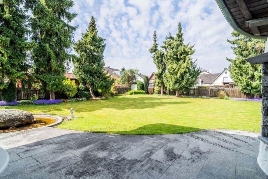 Traumhafte Gartenanlage Einfamilienhaus M�nchen