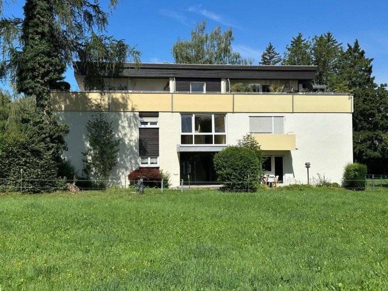 Au�enansicht Hauseingang M�nchen - Deutschland - Bayern - Landkreis M�nchen - Stadt M�nchen - M�nchen S�d - Solln Etagenwohnung Idyllisches Wohnen in traumhafter Lage von Alt-Solln