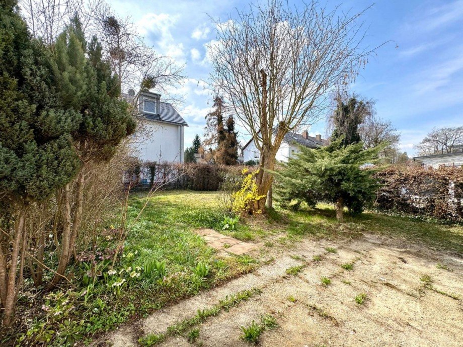 Terrasse mit Blick auf den Garten Reihenendhaus M�nchen