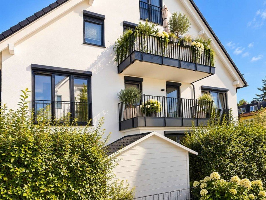 Modernes Haus mit gr�nen Balkonen Etagenwohnung M�nchen
