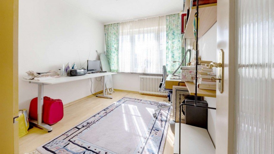 Zimmer 1. OG Reihenmittelhaus M�nchen