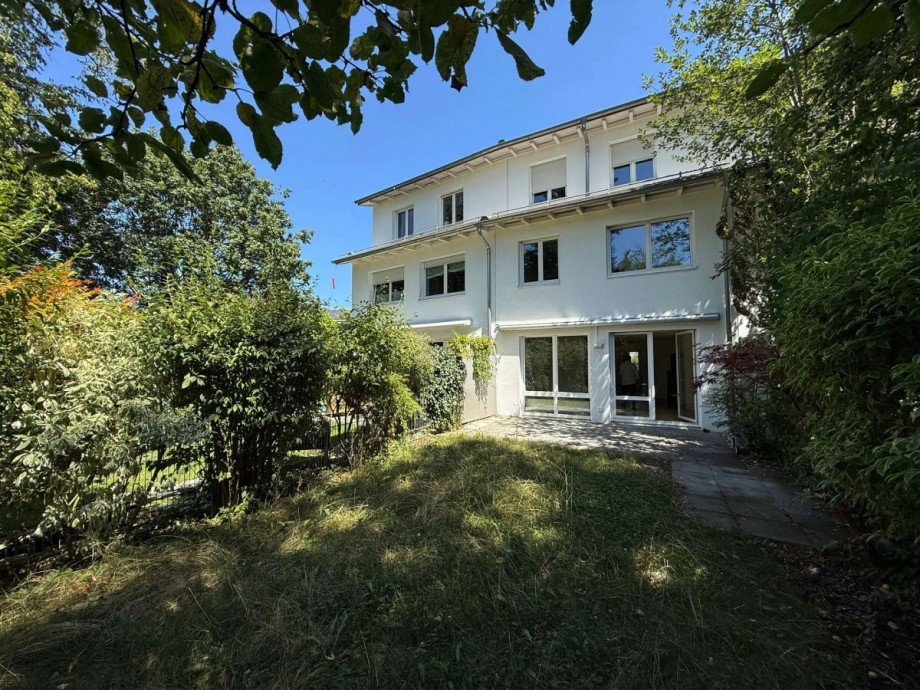 R�ckansicht Reihenmittelhaus Neuried