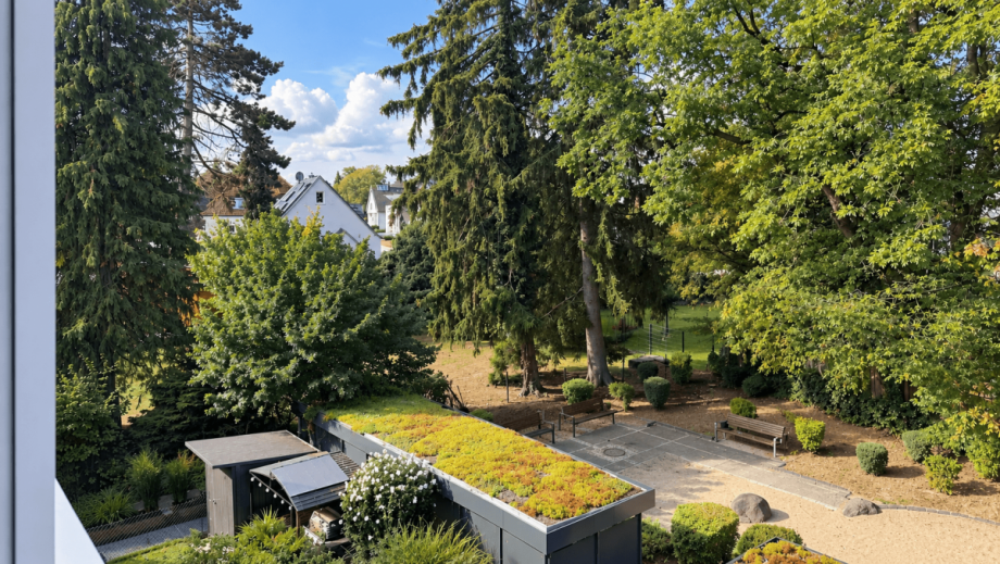Westbalkon mit Blick ins Gr�ne Dachgeschosswohnung M�nchen
