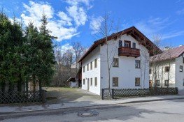 Hauptbild Einfamilienhaus mit Sanierungspotenzial auf ca. 710 m² Grundstück in Miesbach