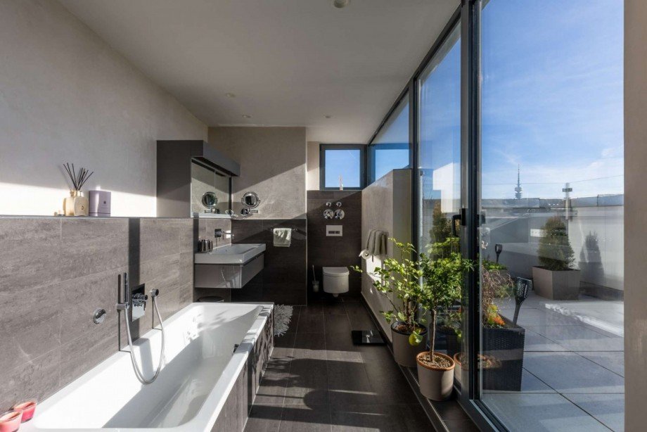 Masterbad mit Weitblick Penthousewohnung M�nchen
