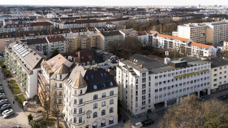 Vogelperspektive M�nchen Mehrfamilienhaus Zwei Mehrfamilienh�user in Bestlage am Harras - 50 % Gewerbe & 50 % Wohnen