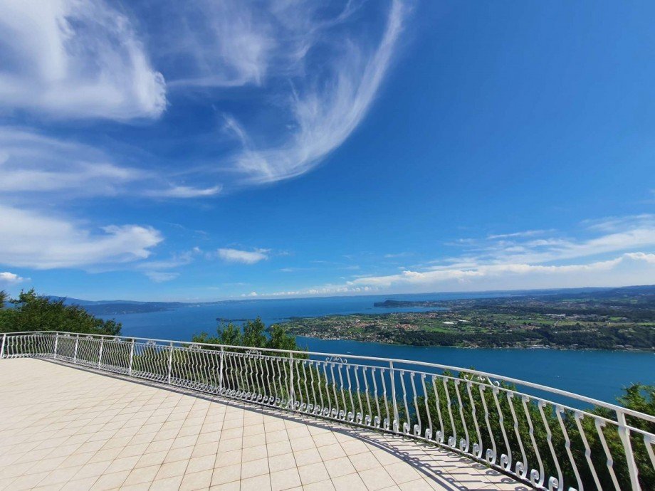 Terrasse mit Seeblick Einfamilienhaus Sal�