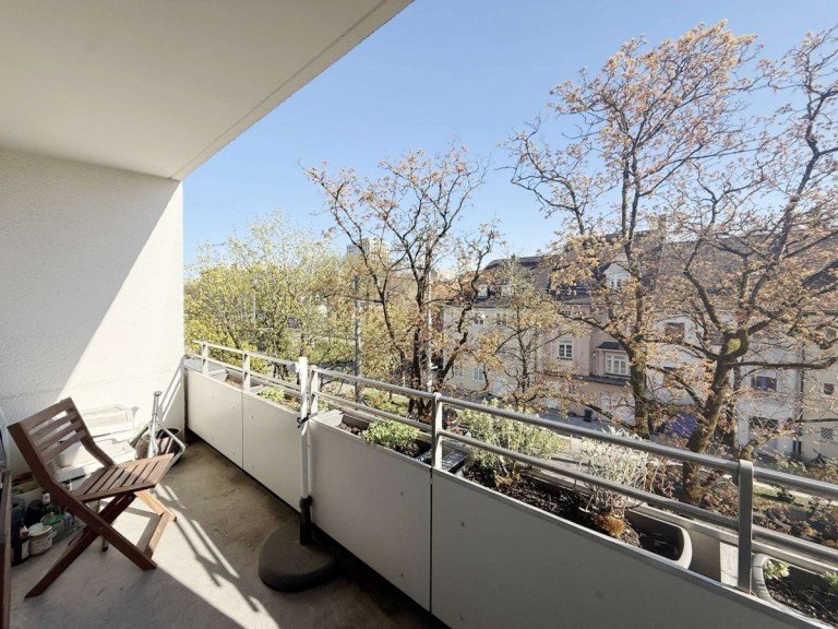 S�dbalkon M�nchen - Deutschland - Bayern - Landkreis M�nchen - Stadt M�nchen - M�nchen Nord - Schwabing Dachgeschosswohnung Wundersch�ne, sonnige 3-Zi.-Whg. in bevorzugter Lage, nahe Schwabinger Krankenhaus