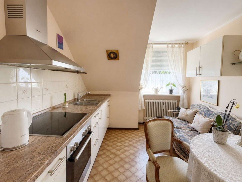 gem�tliche K�che Dachgeschosswohnung Karlsfeld