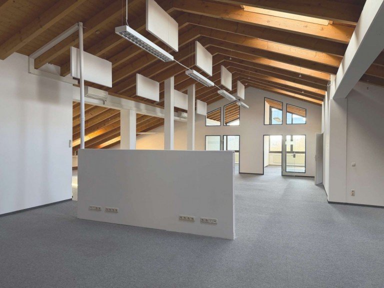  Oberhaching B�ro / Praxis Repr�sentative Gewerbeeinheit mit funktionalem Grundriss in Oberhaching