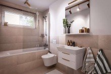 Modernes Badezimmer 606/ Gro�z�gige 4-Zimmer-Wohnung mit zwei Balkonen im 1.OG