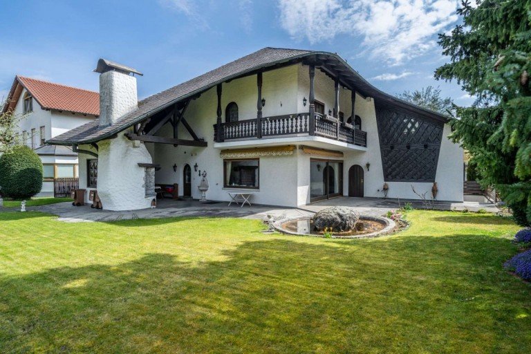 Au�enansicht M�nchen Einfamilienhaus Rarit�t: Traumhaftes Anwesen mit gro�em Potential in Milbertshofen