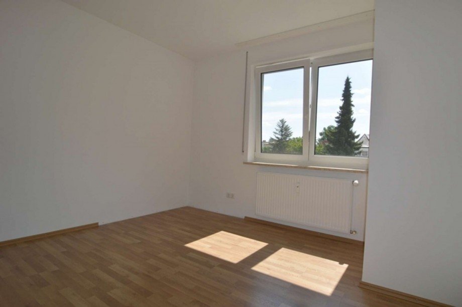 Schlafzimmer 1.OG Mehrfamilienhaus Augsburg