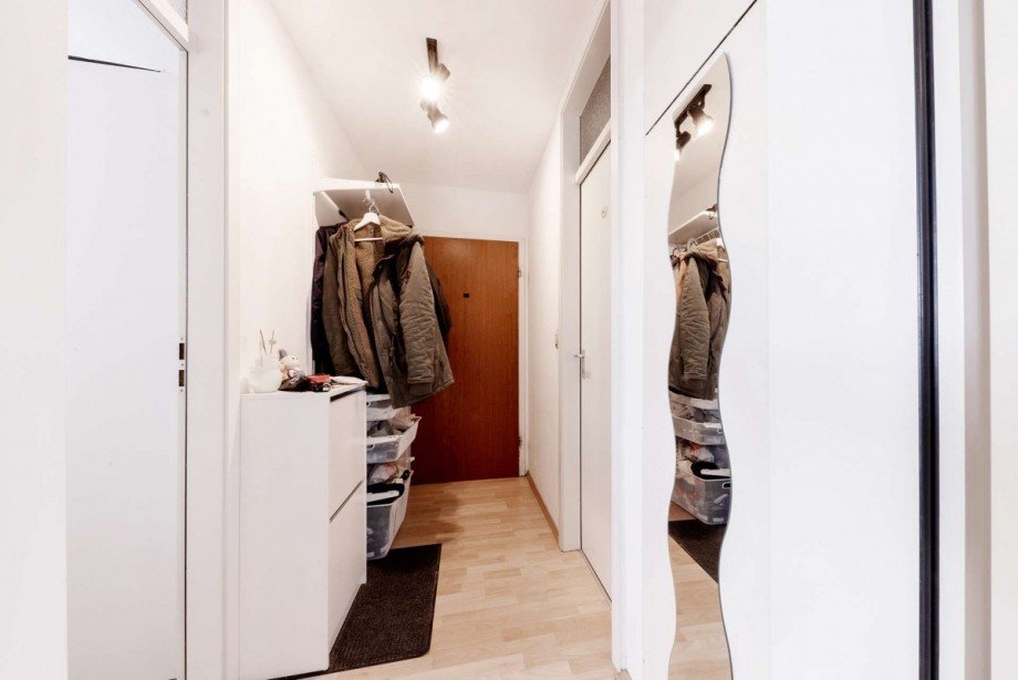 Flurbereich mit Abstellraum Etagenwohnung Garching