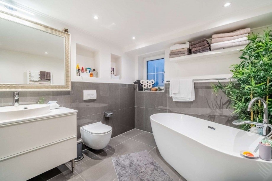 Badezimmer im Keller Doppelhaush�lfte M�nchen