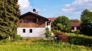 Hauptbild Sonniges und schönes Baugrundstück mit Altbestand in Gilching