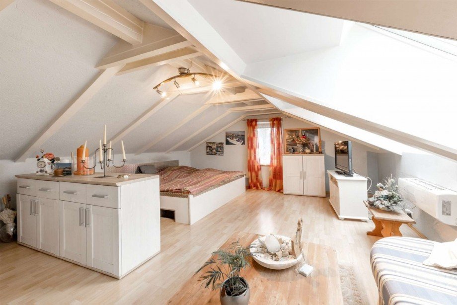 Dachgeschoss Wohnen und Schlafen Zweifamilienhaus Vaterstetten