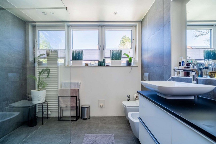 Badezimmer DG Doppelhaush�lfte M�nchen