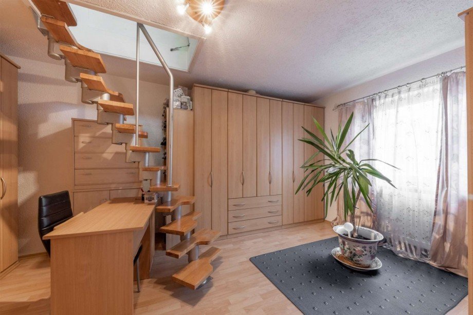 Obergeschoss Arbeiten mit Fallt�re ins DG Zweifamilienhaus Vaterstetten