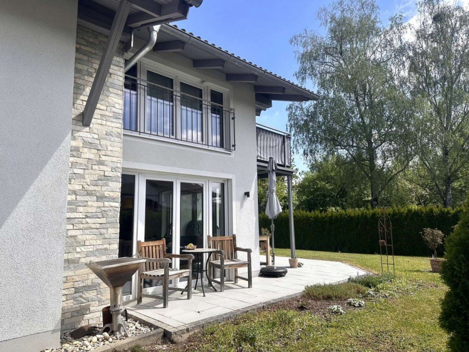 Garten EG Wohnung Zweifamilienhaus 83371 Traunreut