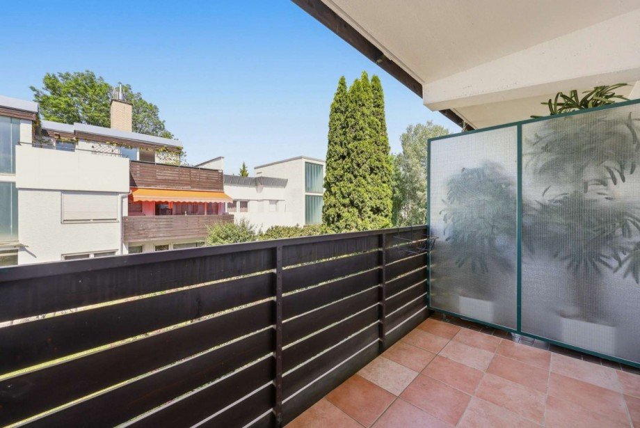 West-Balkon am Schlafzimmer Etagenwohnung M�nchen