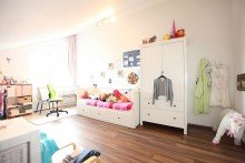 Helles Studiozimmer VERKAUFT: Kapitalanlage: Moderne, sehr gro�z�gig geschnittene DHH in gr�ner Lage von Starnberg